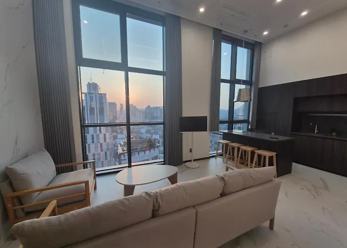 Appartement House With The View New Building, In The Heart Of Seoul, Dongdaemun History & Culture Park Station